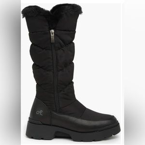 Black winter boots